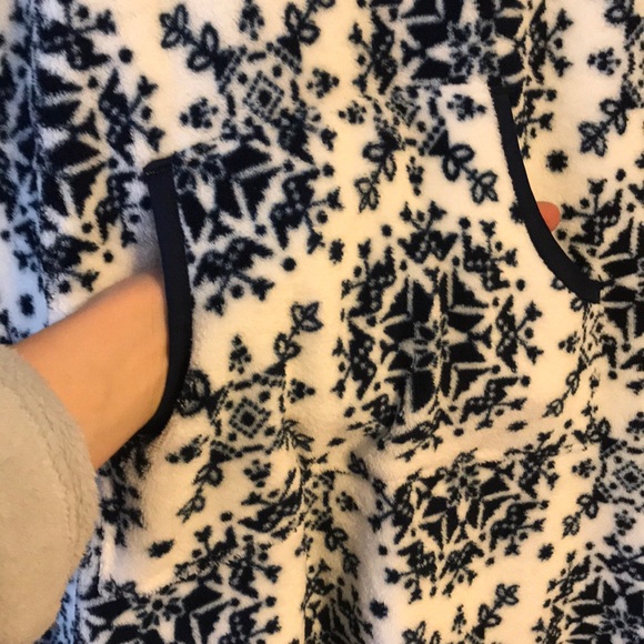 Nautica sleepwear 🎉🎉🎉🎉 - Picture 3 of 4